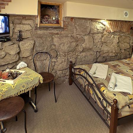 إلفيف Niko Hostel الغرفة الصورة